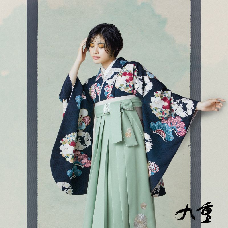 画像1: [卒業衣装2022年新作  九重]「着物：松に花丸紋(紺)」「袴：万寿菊 刺繍(ミント)」 (1)